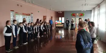 Торжественная линейка ко Дню Конституции
