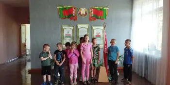 Очередной день в лагере "Дружба". Тема дня: "Мы любим трудиться"
