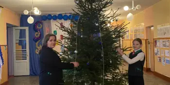 "Волшебство своими руками: Школа и детский сад преобразились к Новому году"