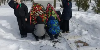 Возложение гирлянд к памятникам павшим героям Великой Отечественной войны