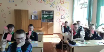 В мире приключений и добра: в школе прошли классные часы, посвященные Международному дню детской книги